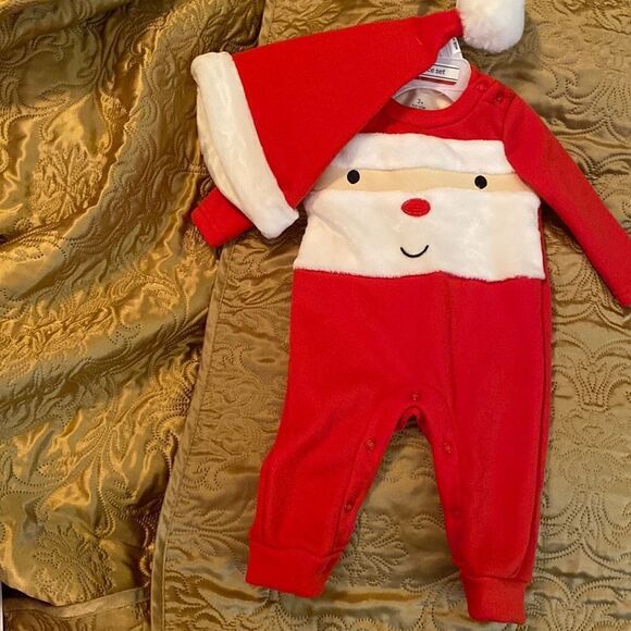 Santa outfit  with hat - Picture 1 of 5